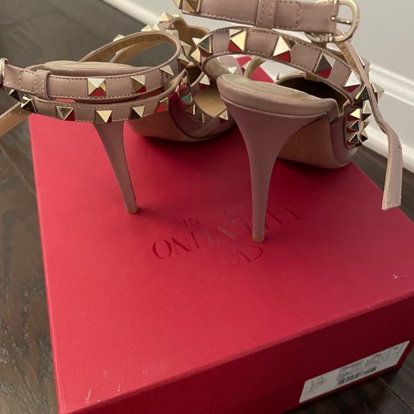 Valentino - Picture 2 of 12